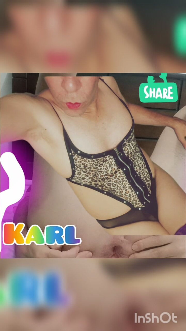Ivykinky69: Emmek için giyiniyor