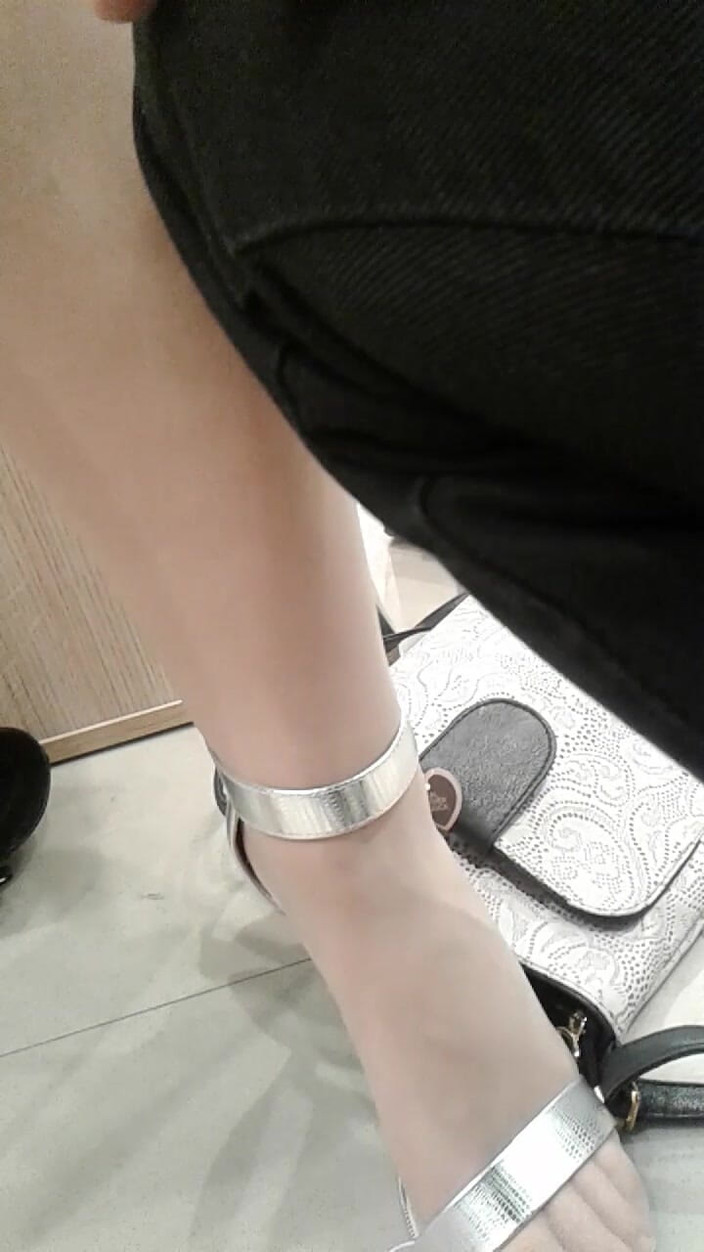 Mike Vonberg: Fui de compras con una puta guapa y la convencí...