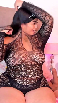 Pertunjukan latina semok kulit putih