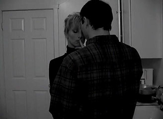 Analiscius: Perfektní blonďatá kočička do zadku je volná