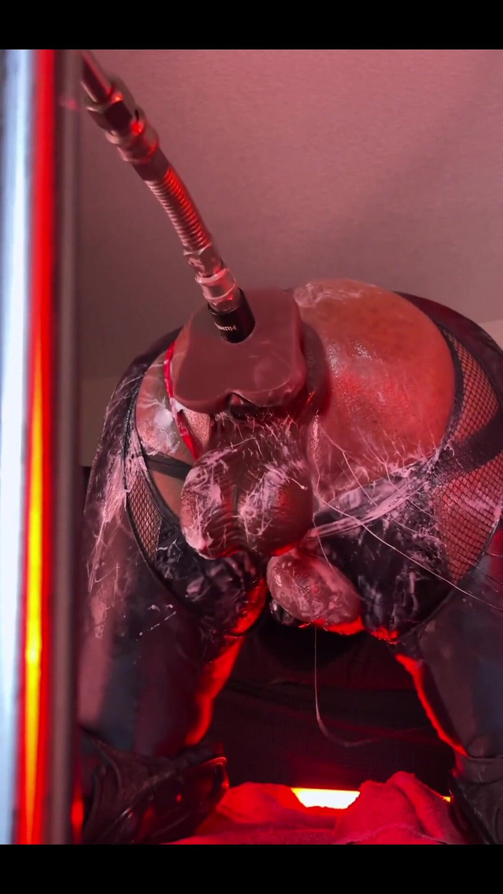 DipsoDeep: 激しいクリーミーなセックスがバットマシンで - ぽかんとおならする泡