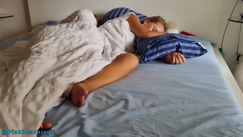 Pinkbearbirgit: Réel Sexe Matinal Amateur Avec Caresse De La Chatte, Orgasme
