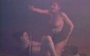 Lesbo Tube: Брюнетки-лесбіянки пестять себе пальцями на танцполі