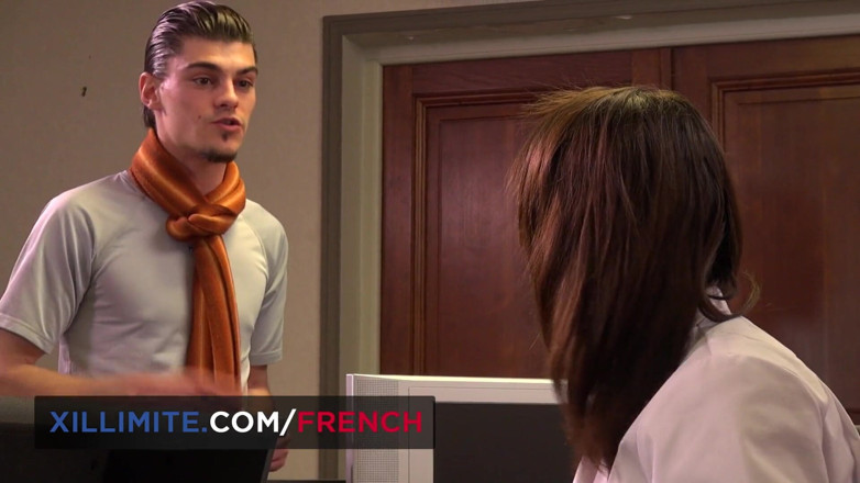 French girls at work: Doctoriță franceză futută în cur (Nikita Bellucci)