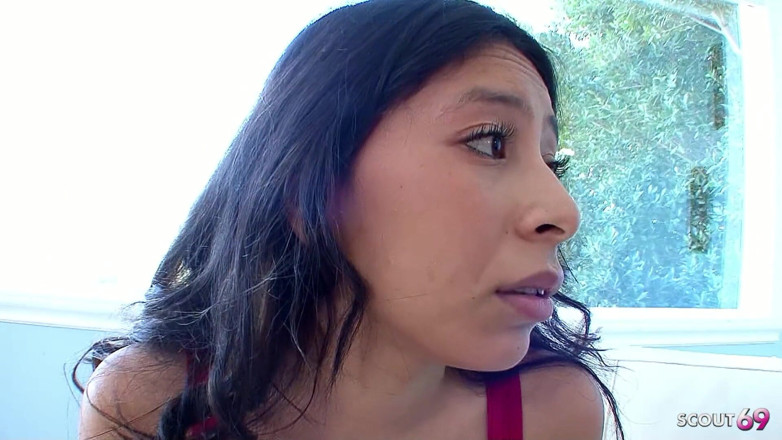 Full porn collection: Il capo scopa la magra latina che pulisce nicole nella...