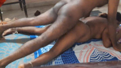 Desi palace: Mătușă indiancă sexy și incitantă suge pula bărbatului ei și fute toate...