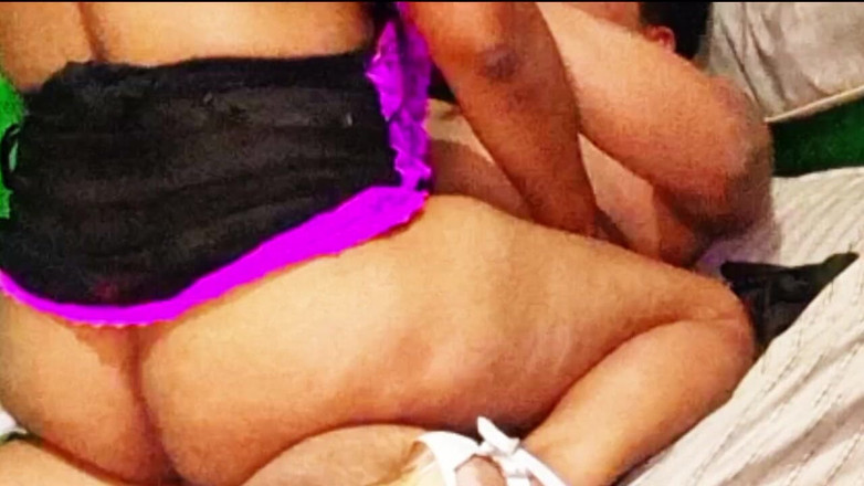 BigassMILF40: Büyük götlü kayınvalidem ne istediğini biliyor ve bu onu sikmek