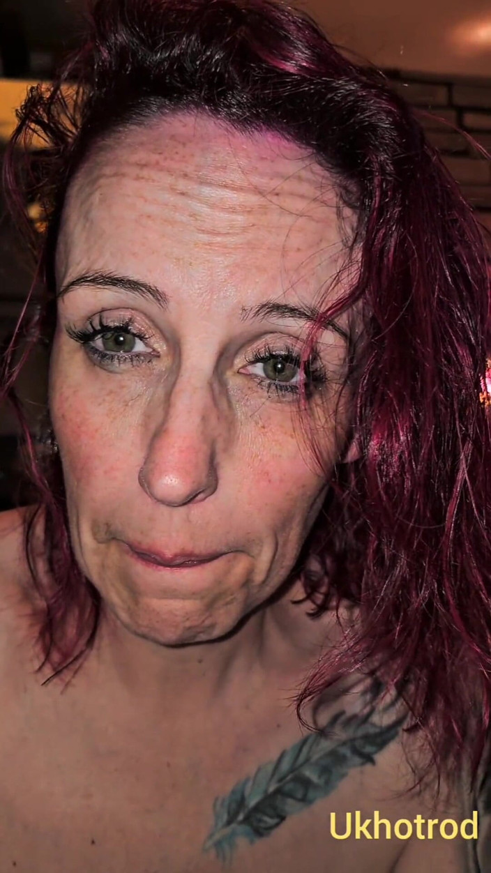 UK Hotrod: Dirty Talk About Anal and 3sum with Strangers