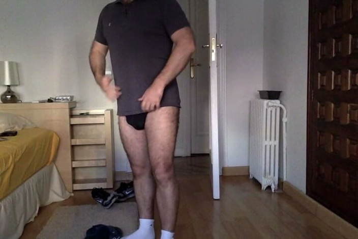 Hairy Guy Portugal: Berpakaian untuk Musim Panas Keluar