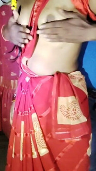 สาวอินเดียสุดฮอตโรแมนติกใน Saree
