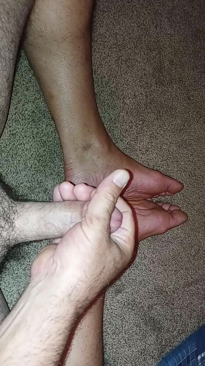 Midsouth Foot Fetish: 被撸管到我的脚上
