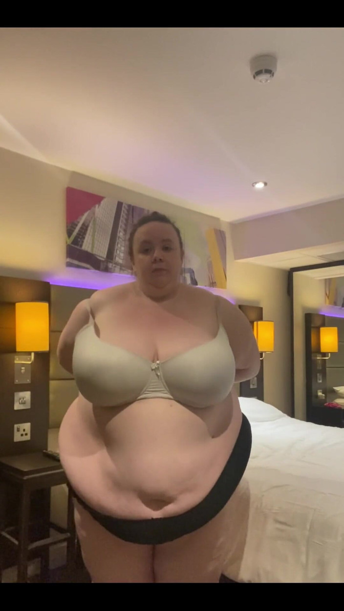 ivygoldpremium: Brunette SSBBW