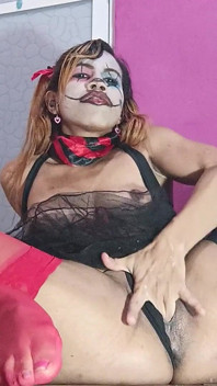Clow Sexy Baby Girl Nd Horny Ride Dildo Very Deep Nd Squirt Drink All 4u Dadd