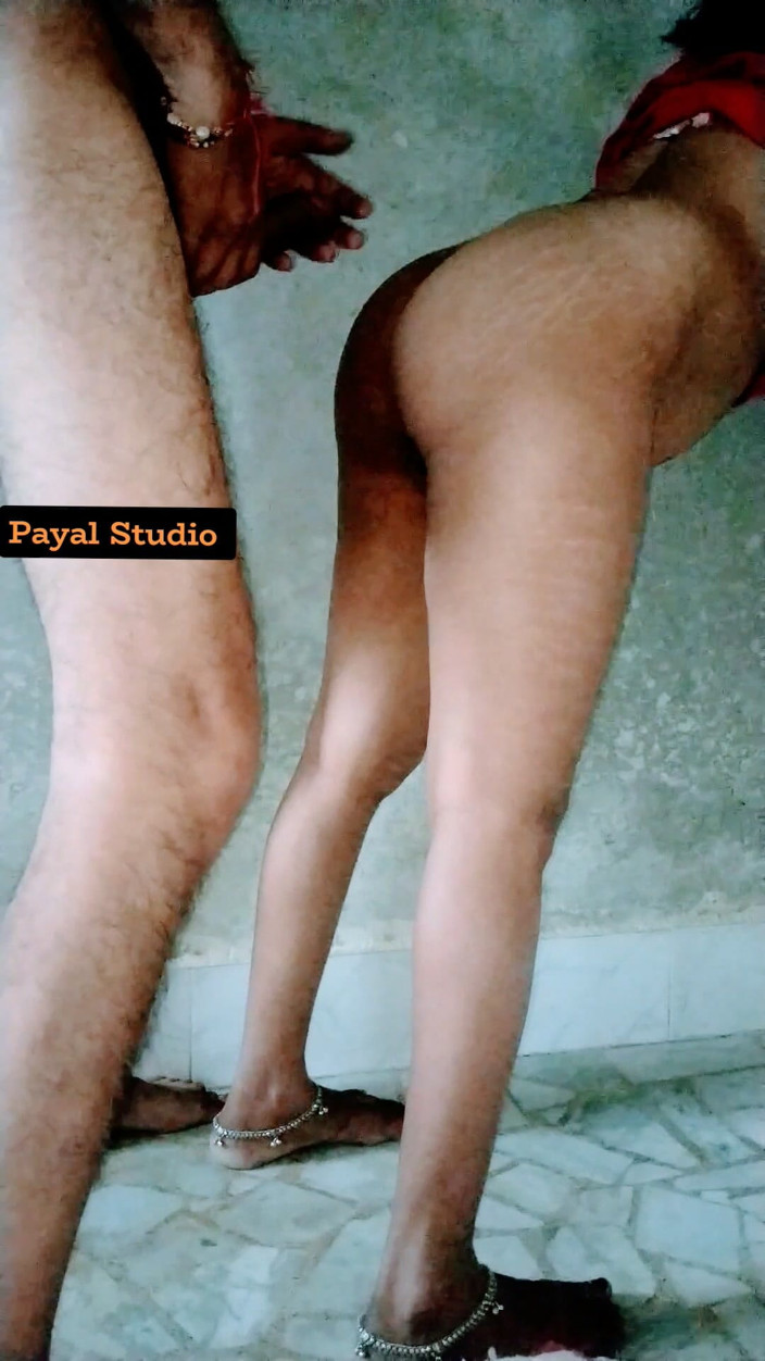 Payal fantsey zone: Azgın desi evli kadınla içeride boşalana kadar ayakta sikişiyor