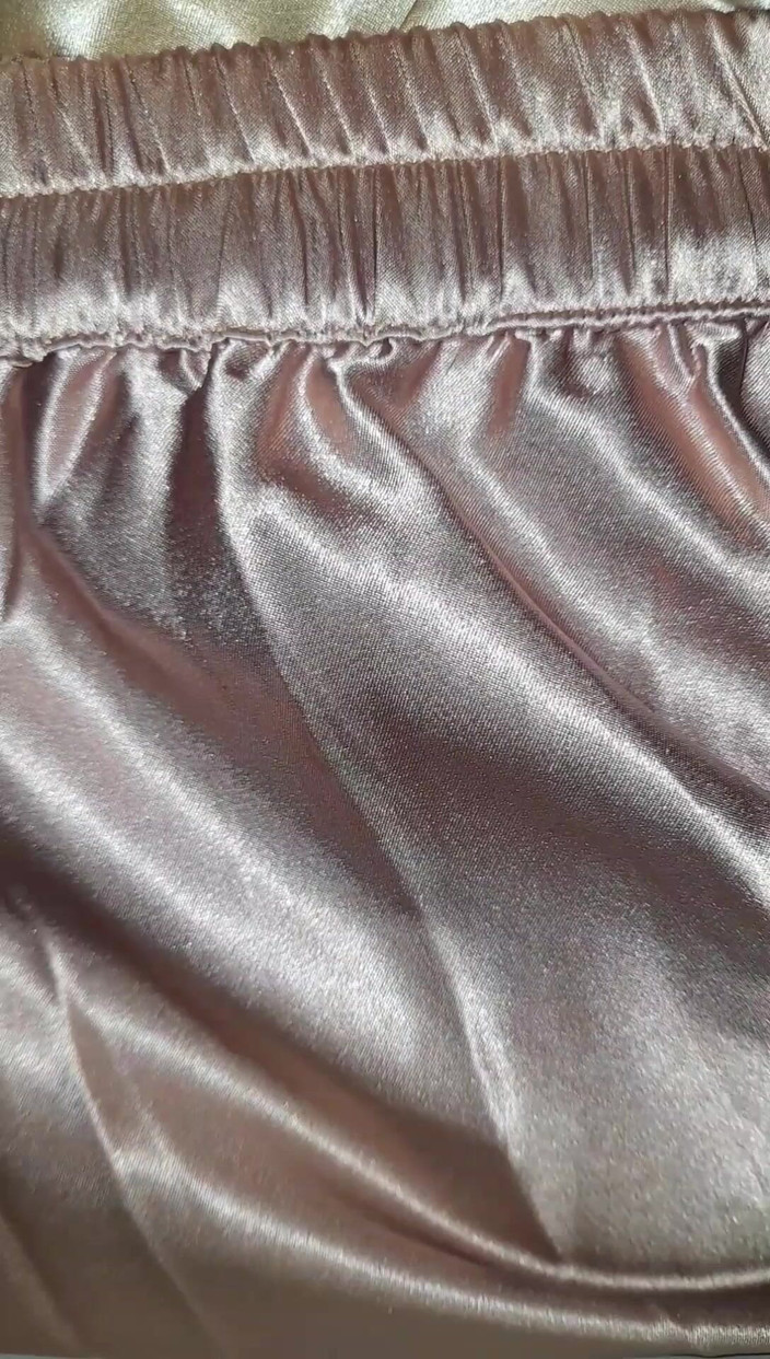 Naomisinka: Crossdresser Memakai Set Satin Melancap