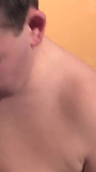 Dojrzała zostaje spryskana brzuchem