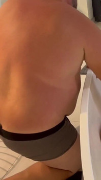 Lexi brincando na banheira, vários orgasmos com a ajuda de Luca