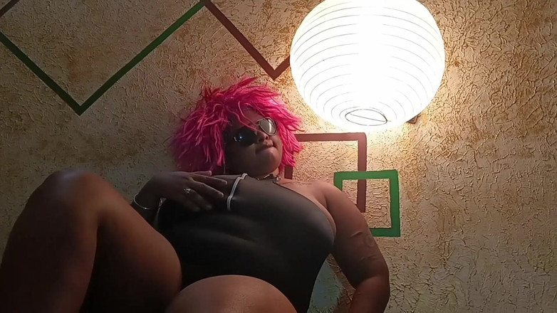 Dean Jones: Wanita Bersaiz Plus India Berkongkek dengan teman lelaki