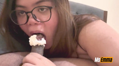 PinayWildHotCouple: Filipínská zkurvená máma mé přítelkyně mi kouří péro a udělá...