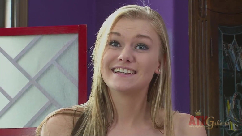 ATKIngdom Fans: Blonde babe strips off and shows her sexy body
