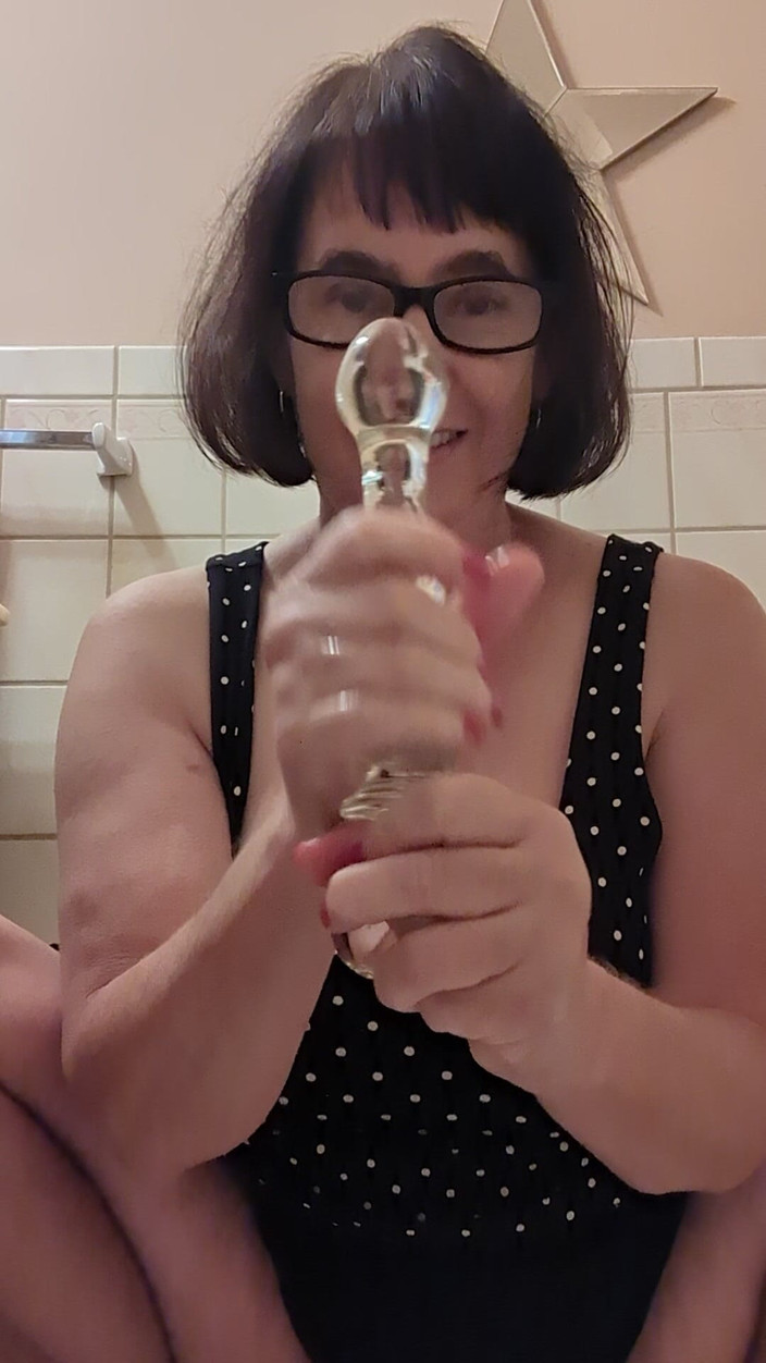 BustyBrendaxx: Hinterhältiges handjob und analficken aus mehreren positionen!