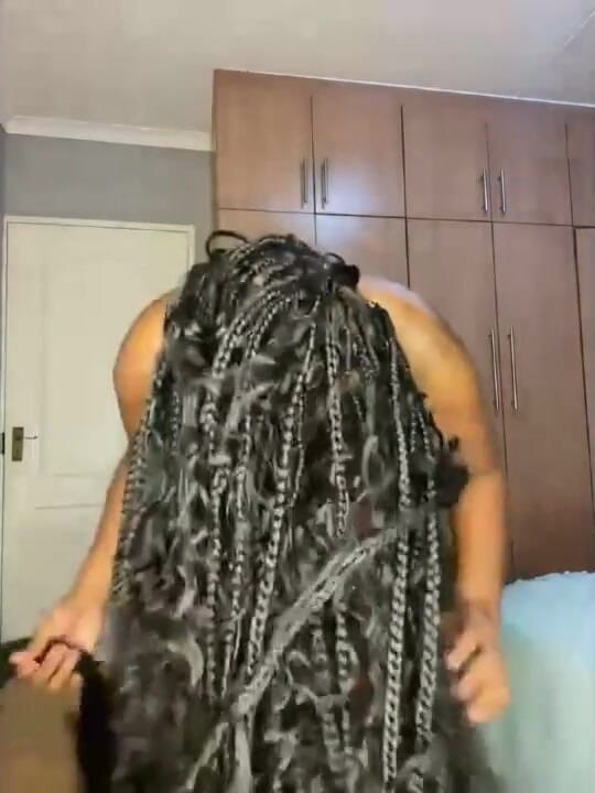 Legendary Booty Overdose: Şişman götlü iri güzel kadın striptiz yapıyor