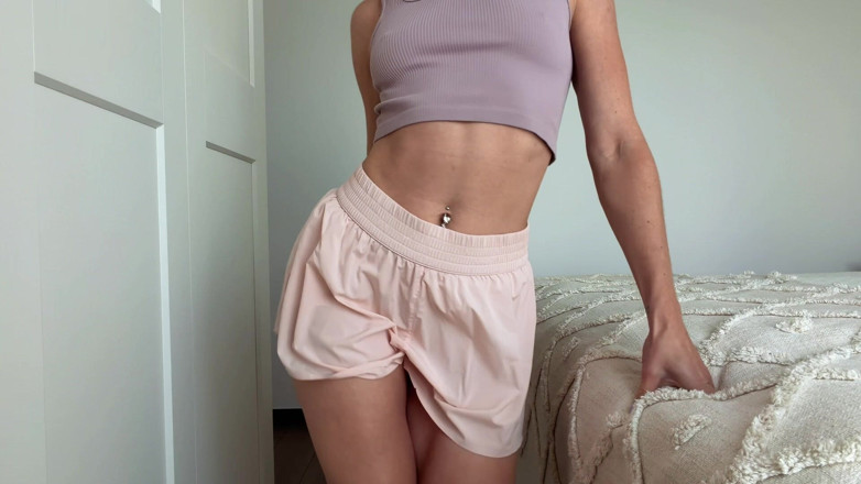 Luxury Alexa: Slutty Fitness Instructor Fingering Her Fat Pussy Through Her Gym...
