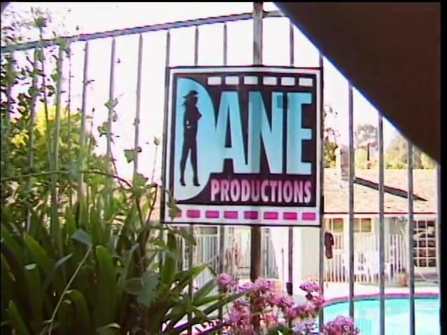 The Anal Queens: Whore loves getting her ass hammered