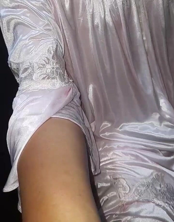 Naomisinka: Travesti, plaisir magnifique en lingerie en satin