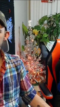 Live4cool 3'lü 1 dilli vibratör kutularını açıp mastürbasyon yapıyor
