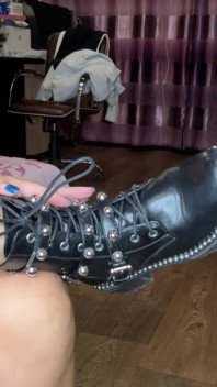 Beautiful Blonde with Beautiful Leather Boots and Sexy Beautiful Legs! I Love Beautiful Boots!