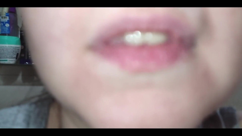RavenHearth666VIP: Een close-up van mijn keel