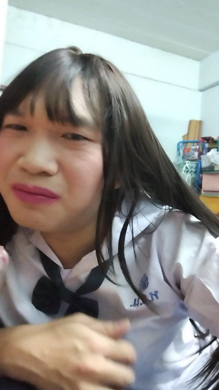 Fampfy Nana: Student Ladyboy en haar man