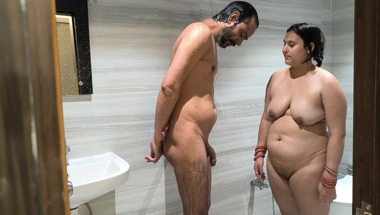 pujaprem: Desi MILF jebanie z pasierbem