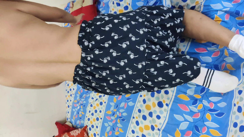 Trisha Hotness: 내 배다른여부 Riya 따먹기 치마로 카우걸 타기