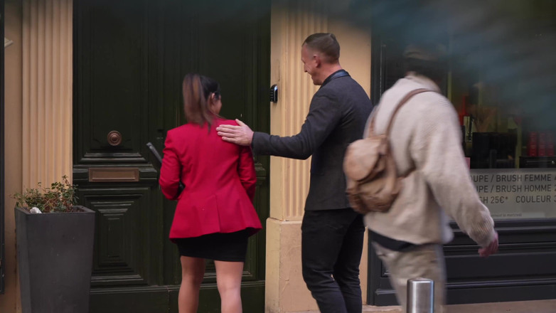 Jet sex prod: Real Estate Agent Bangs His Client
