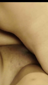 Indičtí teenageři mají romantický sex v hotelovém pokoji