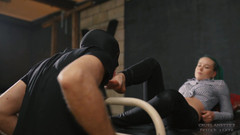 Cruel Anettes fetish world: Lambida de escravo ajoelhada