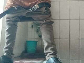 Tamil 10 inches BBC: Guy Wanking His Huge Cock in the Bathroom