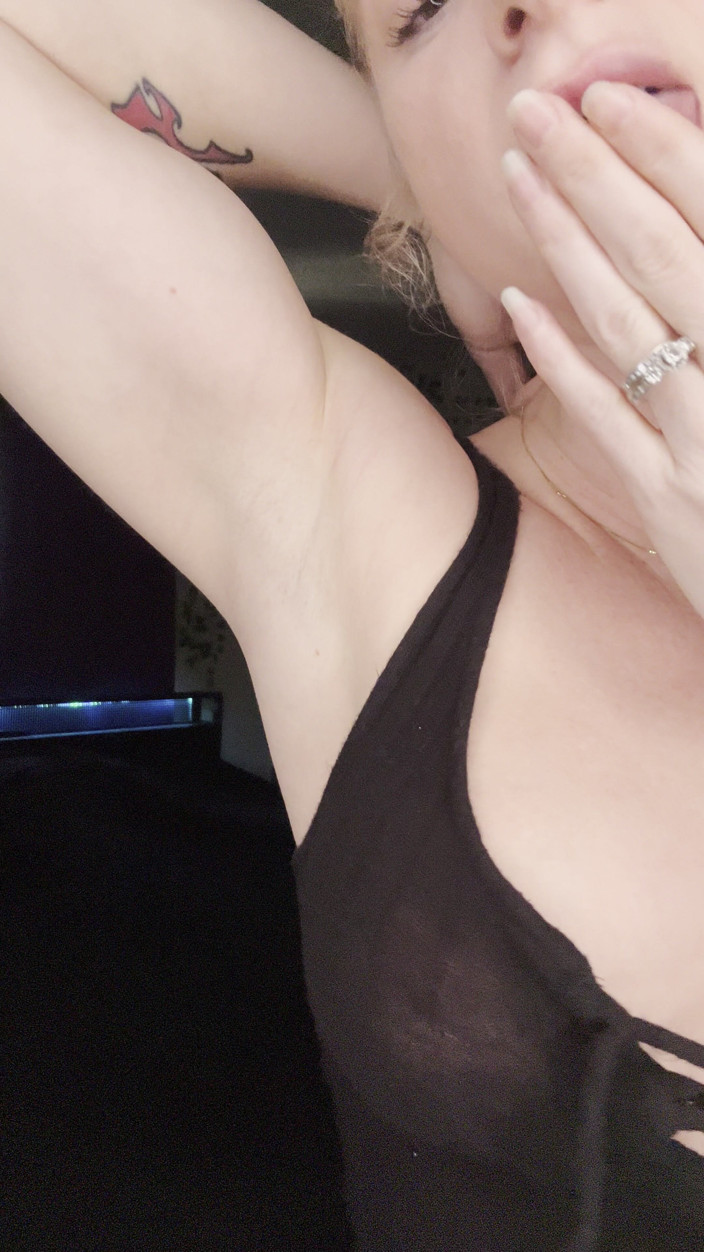 Naughty Talulah: Solo Armpit Worship