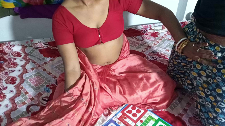 FireeCouple: Bhabhi Ke Sath Ludo gra, zwycięzca wykorzystuje