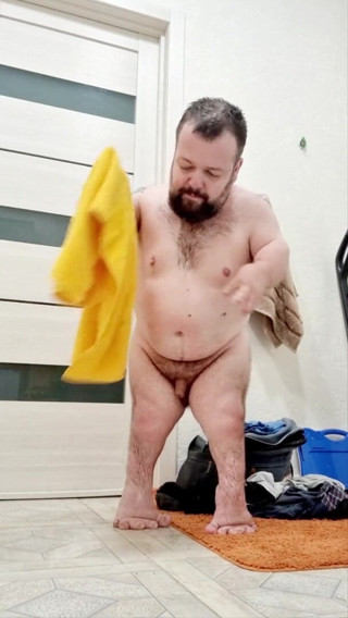 MiniCorgi: Midget after shower