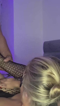 Heißes selbstgedrehtes ficken, geile MILF hat von ihrem schwanz nie genug