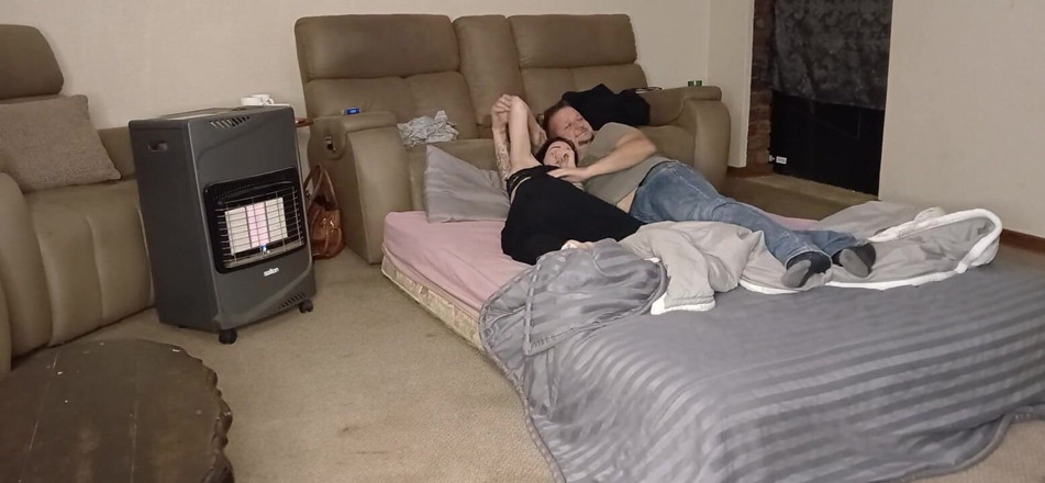 Bigjoefuckalott: Regarder des films avec ma demi-sœur se transforme en quicke