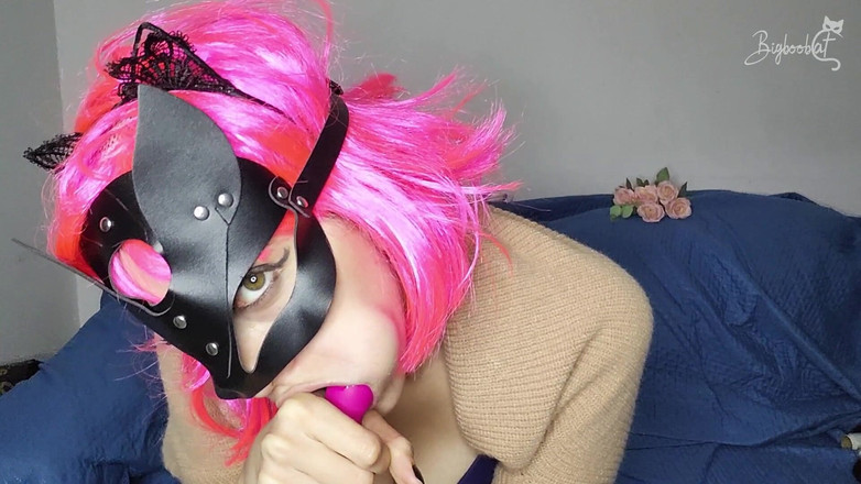 BigBoobCat: Toket besar alamiku gondal-gandul waktu aku lagi muasin memekku pakai...