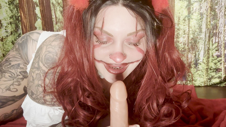 Chandler Knight: Pennywise潮吹：用你的鸡巴摧残我