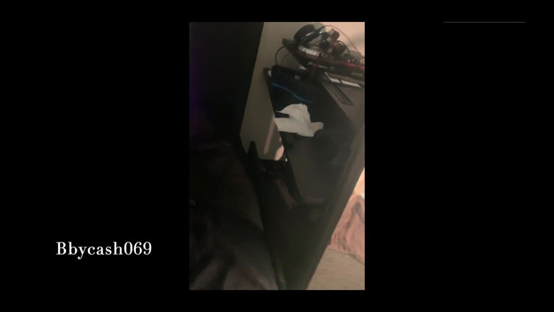 Bbycash 69: Nakonec jsem si vlhčil telefon