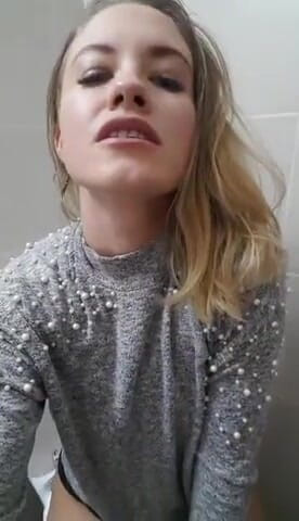 Erotic Tanya: Peeing & farting compilation