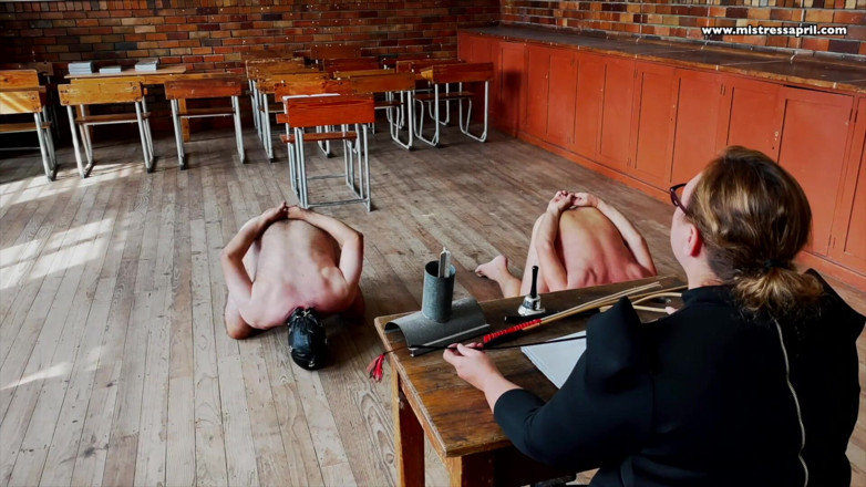 Mistress April: Dominatrice padrona aprile - addestramento degli schiavi