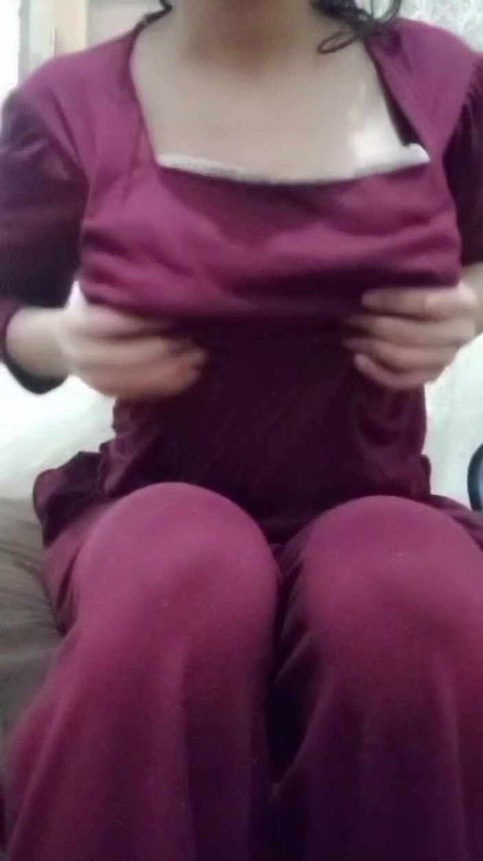 Amiramodel: हस्तमैथुन